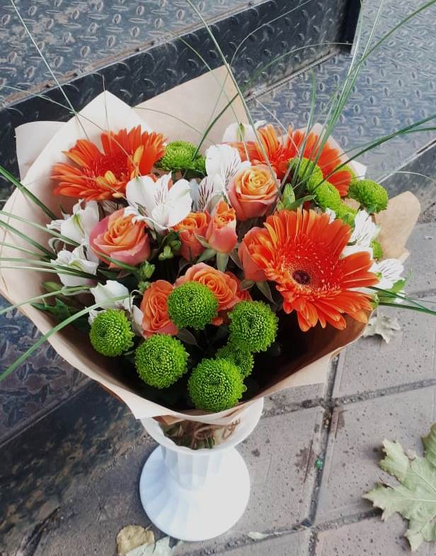 Букет цветов из: Герберы, Хризантемы, Альстромерии и Розы в Горнозаводском