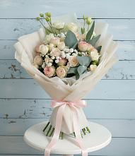 Букет цветов из:  Розы и Лизиантусы #REPLACE_PRED# Горнозаводском