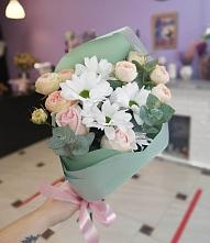 Букет цветов из:  Хризантемы и Розы #REPLACE_PRED# Горнозаводском