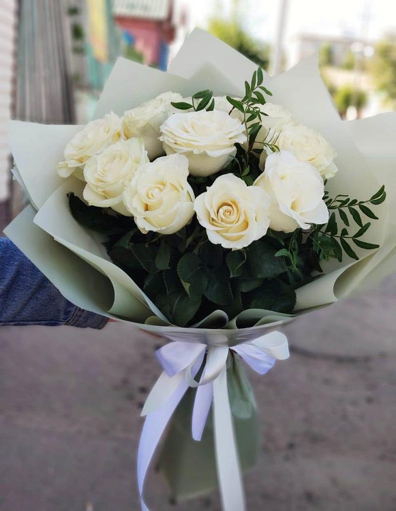 Букет Белые розы Проуд в Горнозаводском