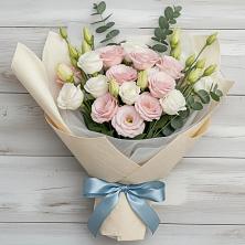 Букет цветов из:  Лизиантусы в Горнозаводском
