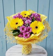 Букет цветов из:  Хризантемы и Герберы в Горнозаводском
