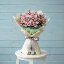 Букет цветов из:  Орхидеи и Розы #REPLACE_PRED# Горнозаводском