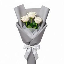 Букет 3 белые розы в Горнозаводском