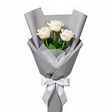 Букет 3 белые розы в Горнозаводском