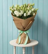 Букет цветов из:  Лизиантусы в Горнозаводском