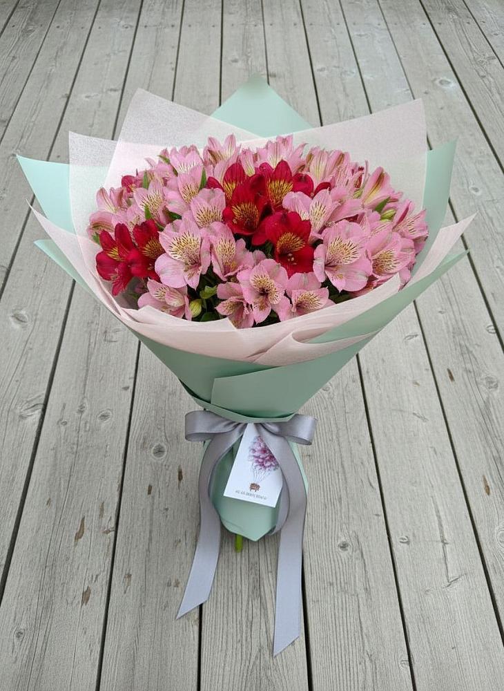 Букет цветов из: Альстромерии в Горнозаводском
