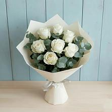 Букет Белые розы в Эвкалипте в Горнозаводском