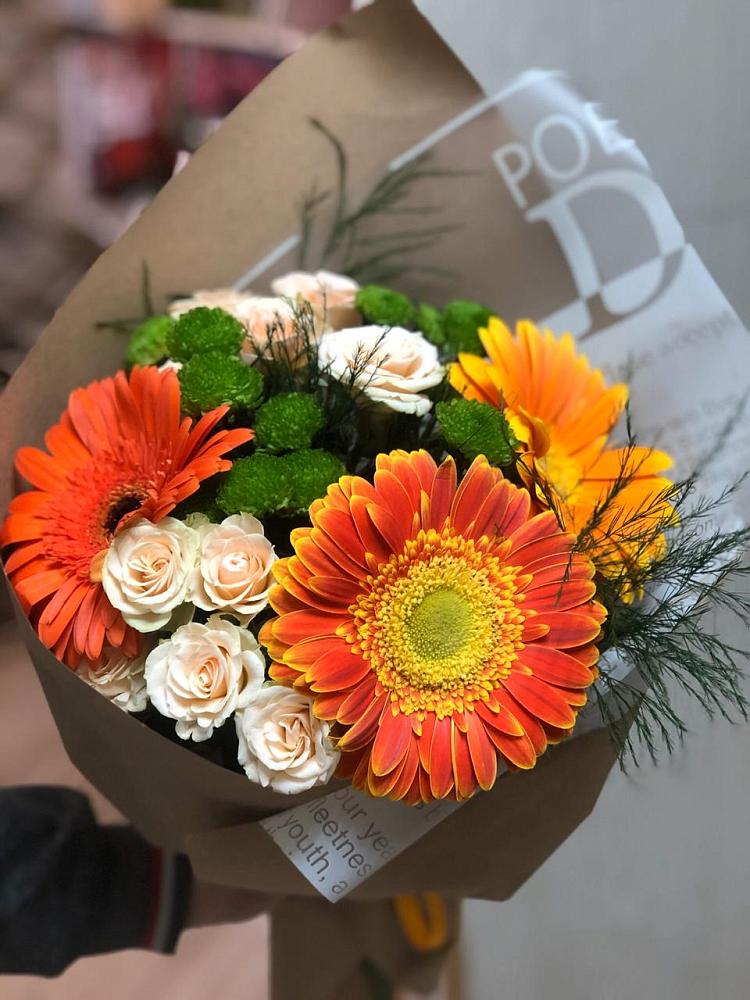 Букет цветов из: Герберы, Хризантемы и Розы в Горнозаводском