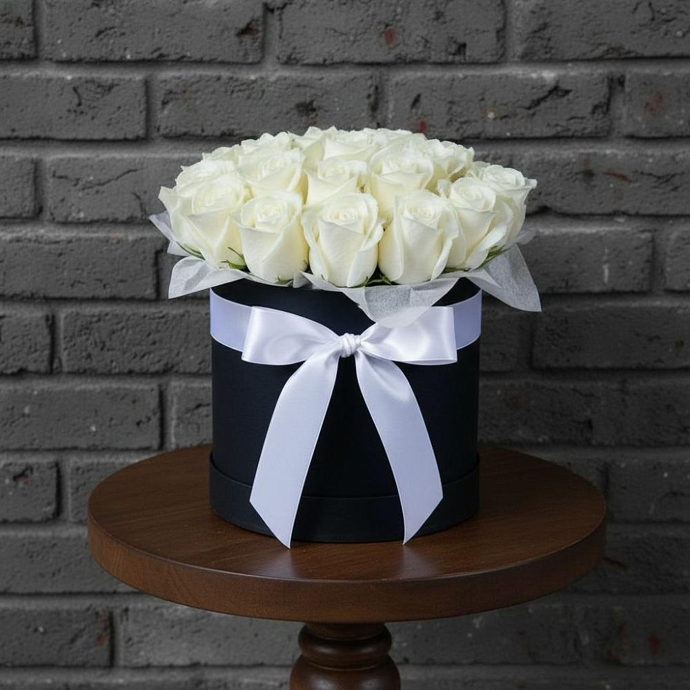 Цветочная композиция из Розы в шляпной коробке в Горнозаводском