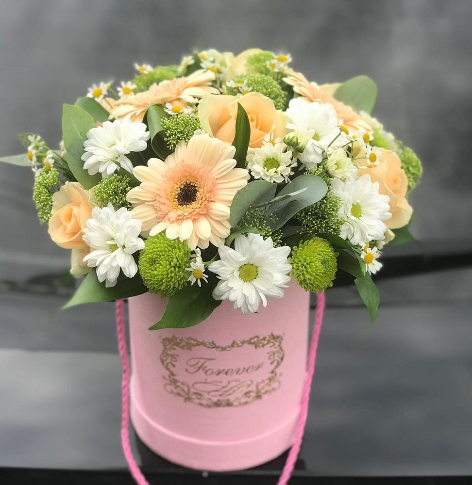 Цветочная композиция из Розы, Герберы и Хризантемы в шляпной коробке в Горнозаводском